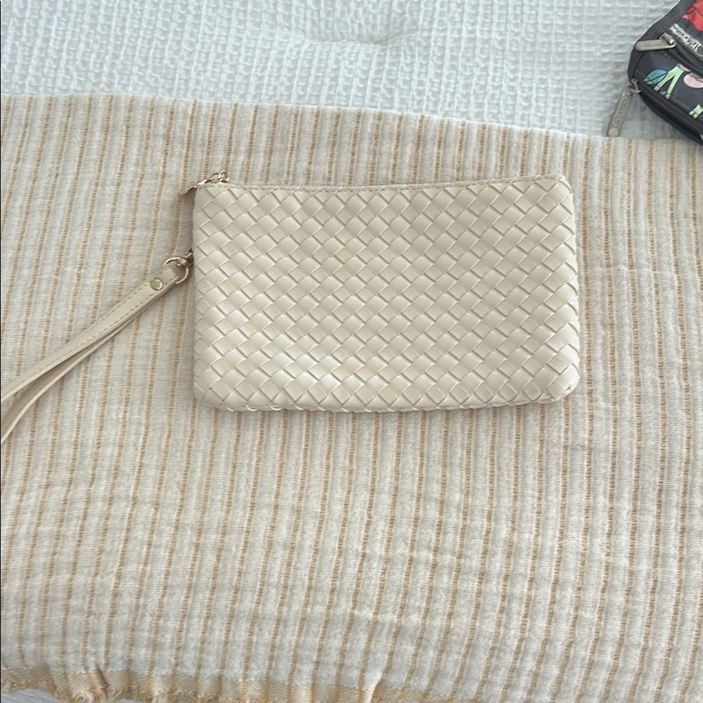 Urban Expressions Cream woven vegan  Textured Wristlet Clutch